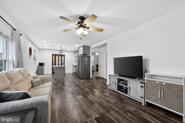 909 THIRD AVE, Croydon, PA 19021