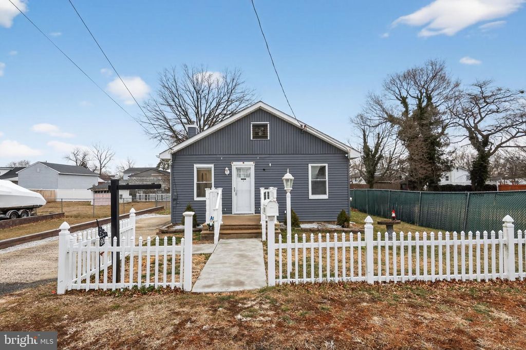 909 THIRD AVE, Croydon, PA 19021