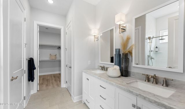 8 Hydrangea Drive, Manalapan, NJ 07726