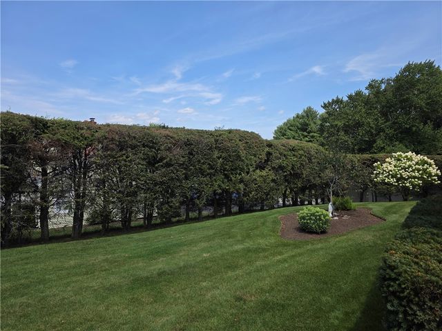 10 Surrey Lane, Lincoln, RI 02865
