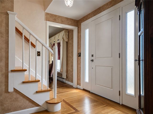 10 Surrey Lane, Lincoln, RI 02865