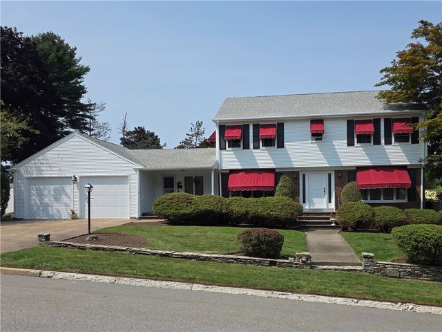 10 Surrey Lane, Lincoln, RI 02865