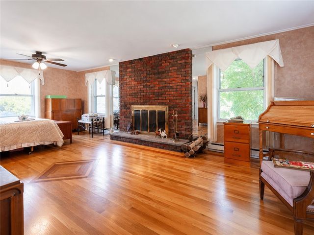 10 Surrey Lane, Lincoln, RI 02865