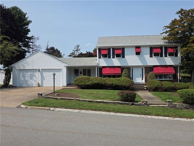 10 Surrey Lane, Lincoln, RI 02865