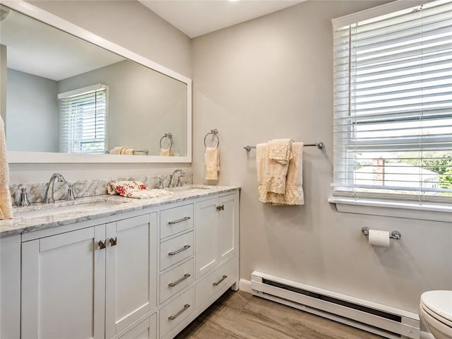10 Surrey Lane, Lincoln, RI 02865