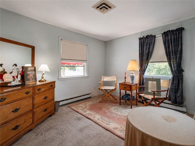 10 Surrey Lane, Lincoln, RI 02865