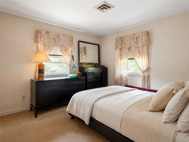 10 Surrey Lane, Lincoln, RI 02865