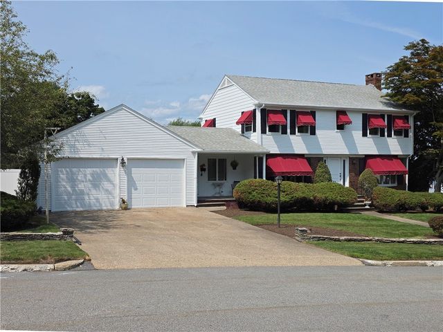 10 Surrey Lane, Lincoln, RI 02865