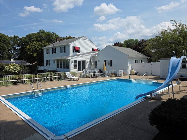 10 Surrey Lane, Lincoln, RI 02865