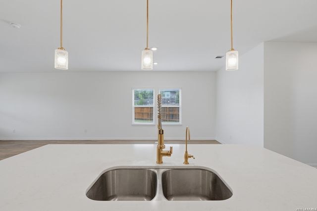 12217 Icon Rdg, San Antonio, TX 78253