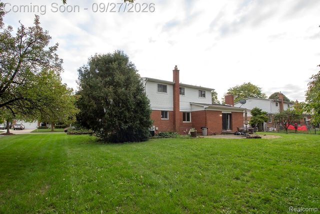 2797 English Dr Drive, Troy, MI 48085