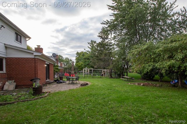2797 English Dr Drive, Troy, MI 48085