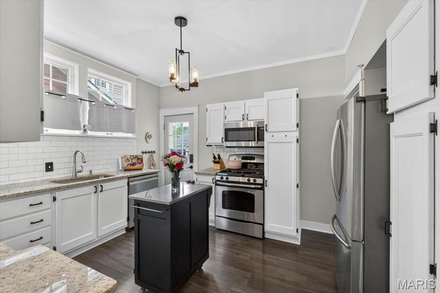 819 Brownell Avenue, Glendale, MO 63122