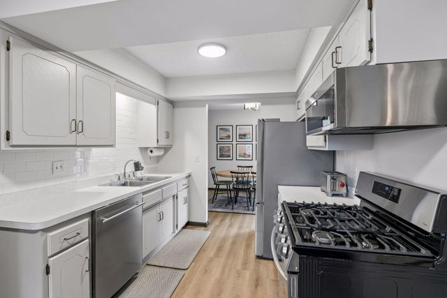 7004 Quail Circle W, Brooklyn Center, MN 55429