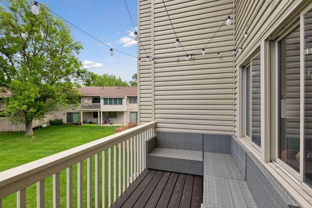 7004 Quail Circle W, Brooklyn Center, MN 55429