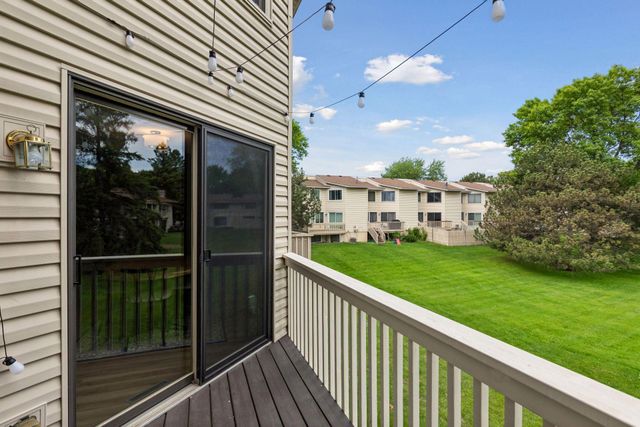 7004 Quail Circle W, Brooklyn Center, MN 55429