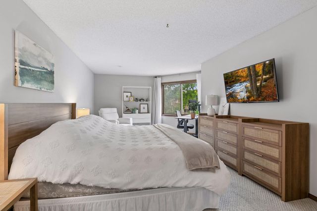 7004 Quail Circle W, Brooklyn Center, MN 55429