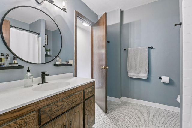 7004 Quail Circle W, Brooklyn Center, MN 55429