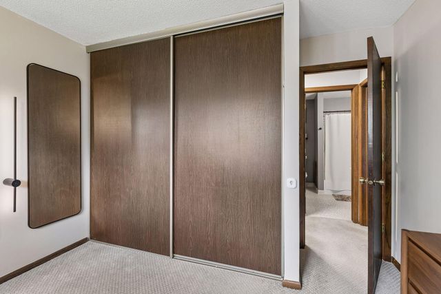 7004 Quail Circle W, Brooklyn Center, MN 55429