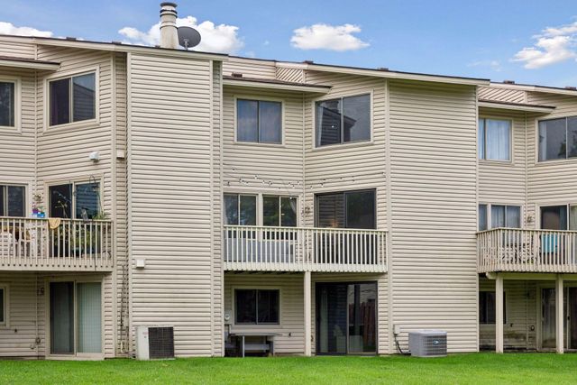 7004 Quail Circle W, Brooklyn Center, MN 55429