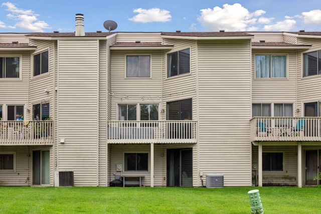 7004 Quail Circle W, Brooklyn Center, MN 55429