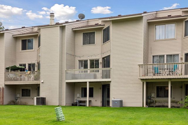 7004 Quail Circle W, Brooklyn Center, MN 55429