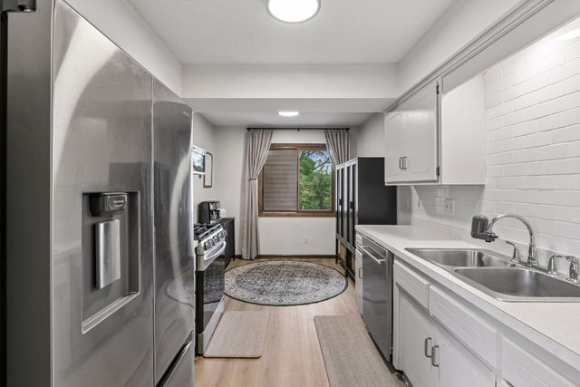 7004 Quail Circle W, Brooklyn Center, MN 55429