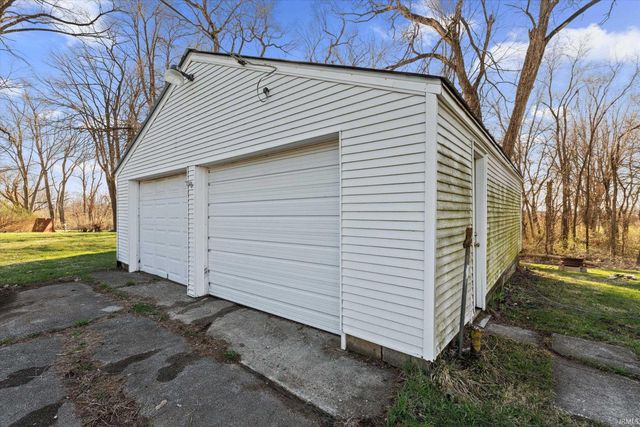 1101 N Huntington Street, Syracuse, IN 46567