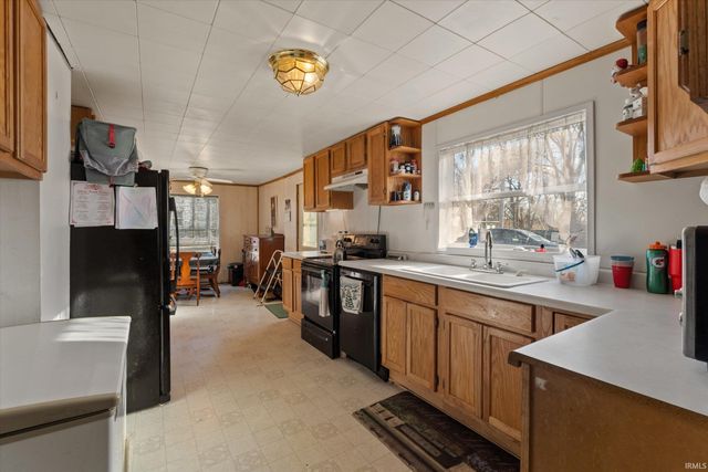 1101 N Huntington Street, Syracuse, IN 46567