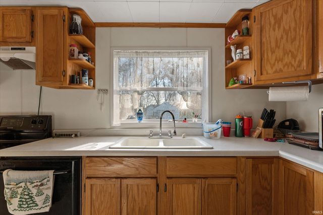 1101 N Huntington Street, Syracuse, IN 46567