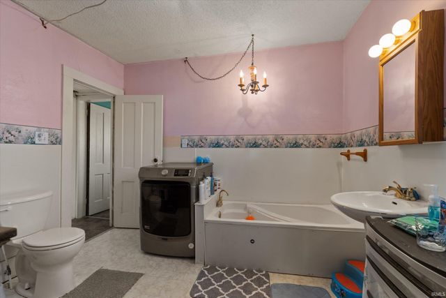 1101 N Huntington Street, Syracuse, IN 46567