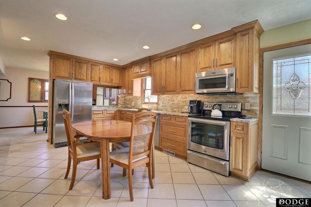 1935 E Bramblewood Lane, Fremont, NE 68025
