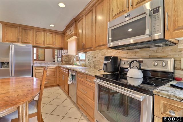 1935 E Bramblewood Lane, Fremont, NE 68025