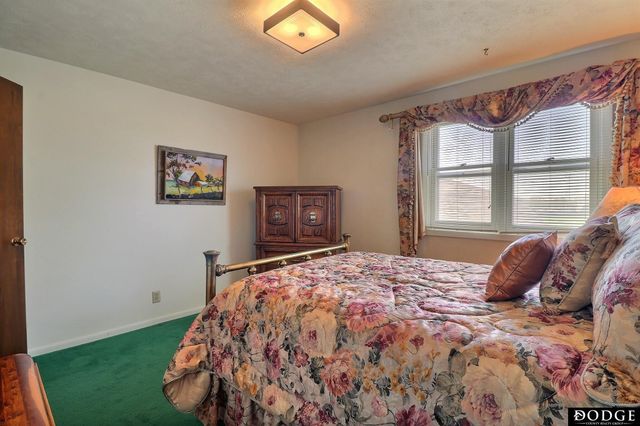 1935 E Bramblewood Lane, Fremont, NE 68025