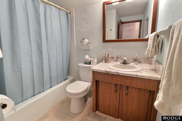 1935 E Bramblewood Lane, Fremont, NE 68025