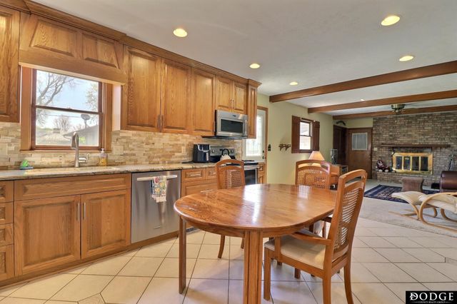 1935 E Bramblewood Lane, Fremont, NE 68025