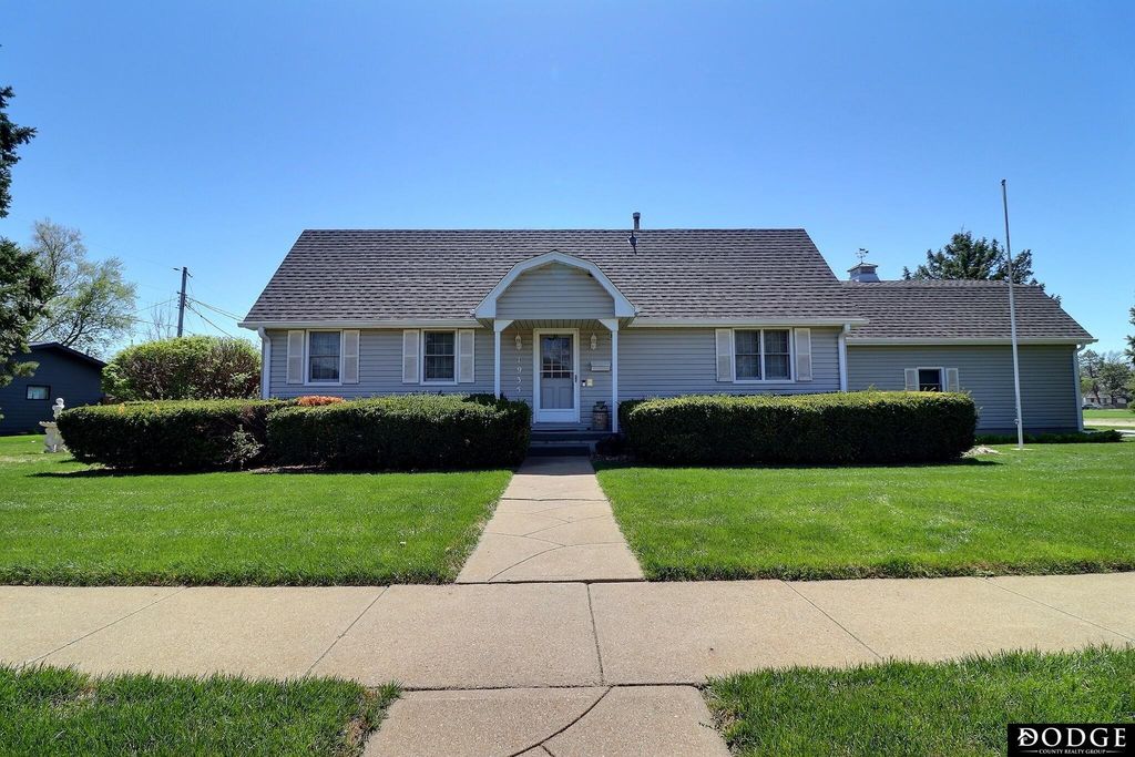 1935 E Bramblewood Lane, Fremont, NE 68025