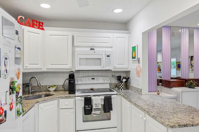 306 Knotty Pine Circle A-2, Greenacres, FL 33463