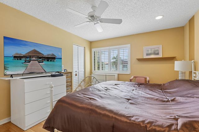 306 Knotty Pine Circle A-2, Greenacres, FL 33463