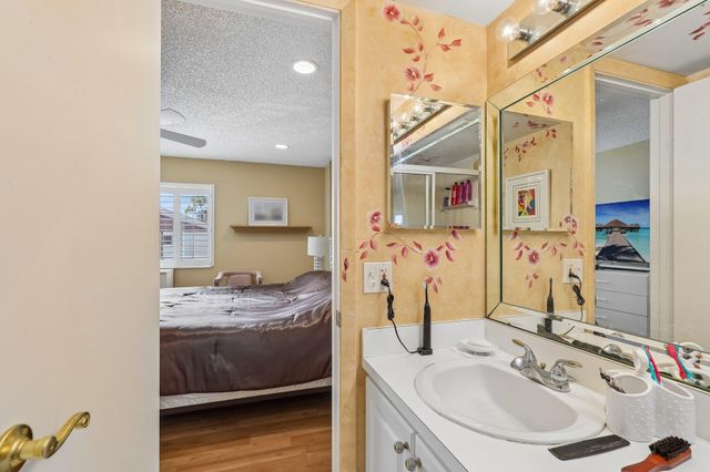 306 Knotty Pine Circle A-2, Greenacres, FL 33463