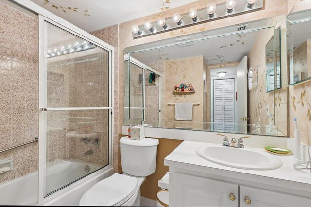 306 Knotty Pine Circle A-2, Greenacres, FL 33463