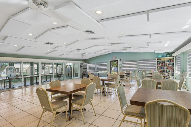 306 Knotty Pine Circle A-2, Greenacres, FL 33463