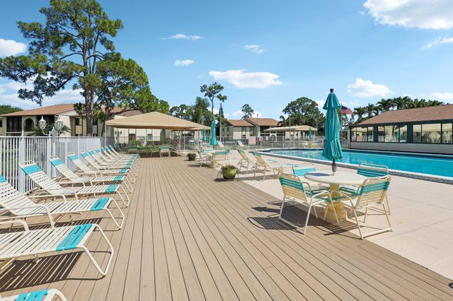 306 Knotty Pine Circle A-2, Greenacres, FL 33463