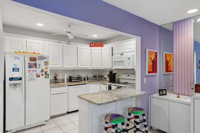 306 Knotty Pine Circle A-2, Greenacres, FL 33463