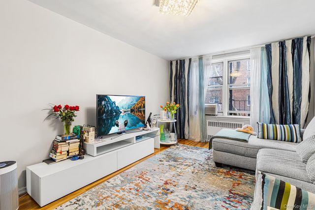 2552 E 7th Street 2J, Brooklyn, NY 11235