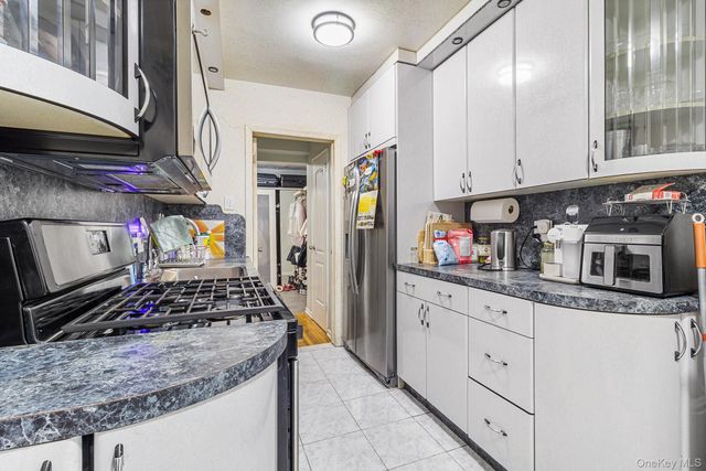 2552 E 7th Street 2J, Brooklyn, NY 11235