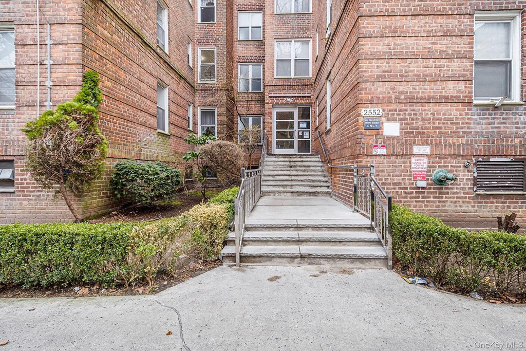 2552 E 7th Street 2J, Brooklyn, NY 11235