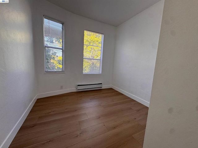 2025 East 20th St, Oakland, CA 94606