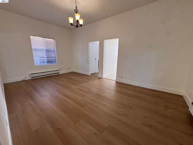 2025 East 20th St, Oakland, CA 94606