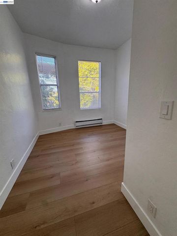 2025 East 20th St, Oakland, CA 94606